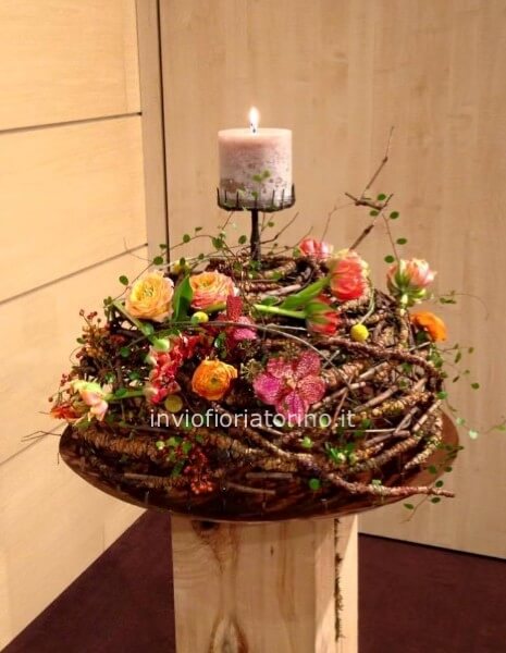 Coroncina di rose centrotavola con candela